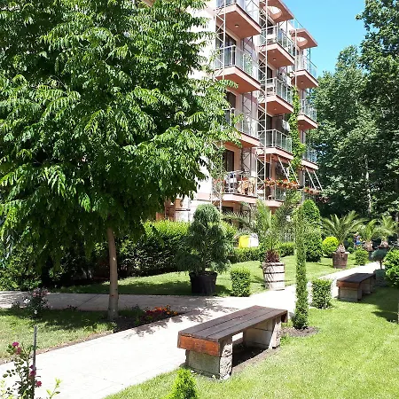 Big For Friends And Families Apartment